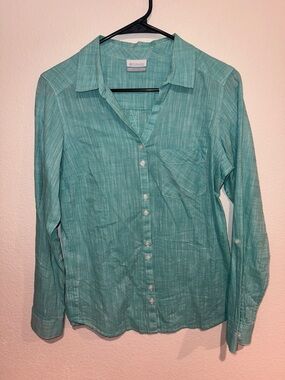 5 for $10 Small Columbia Teal Green Lightweight Button-Up Shirt